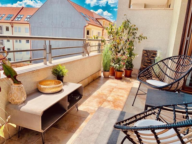 Sunny Deluxe Apt. & Terrace Apartmán *